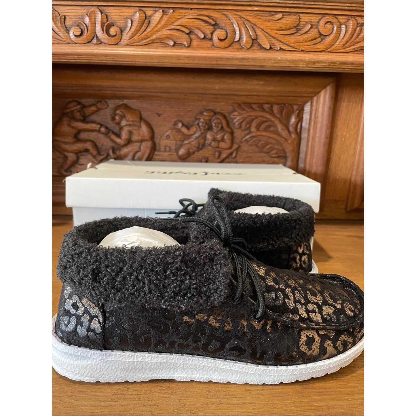 Women's Black Leopard Knit-Trim Slip-On Sneakers Shoe