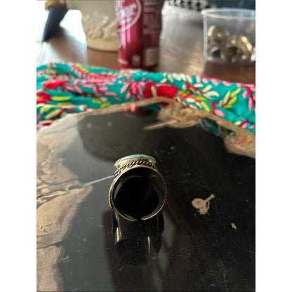 Green Stone Vintage-Style Oval Cocktail Ring