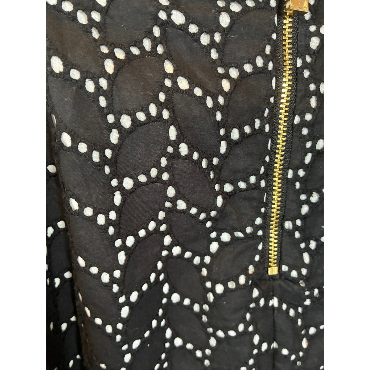 Black Dot Wave Vince Camuto Mini Skirt