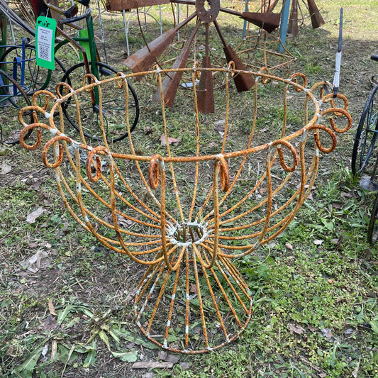 #133, Iron planter