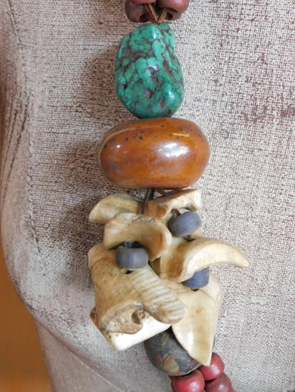 AFRICAN TRADE BEADS ROCK STONE LAPIDARY SPECIMEN