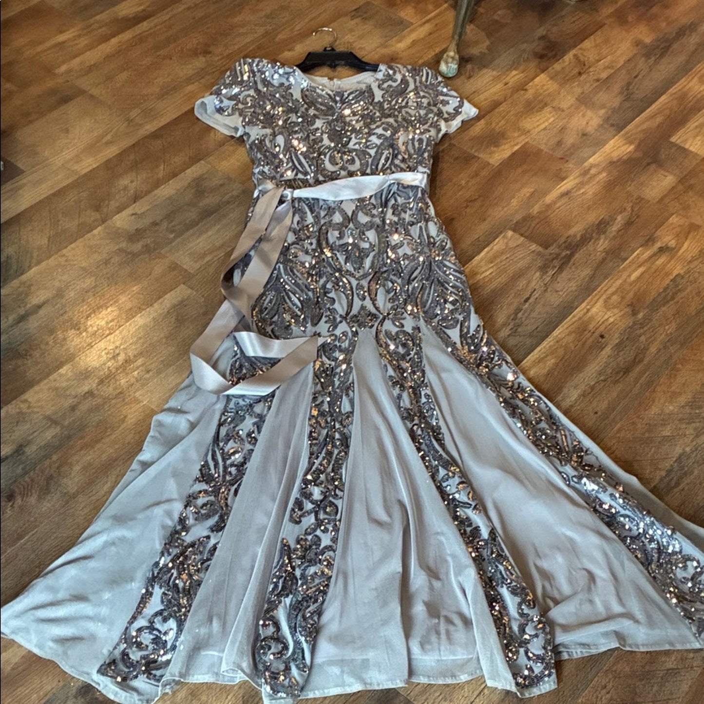 R&M Richards ✨ Silver Sequin Embellished Evening Gown ✨  Make a stunning entranc