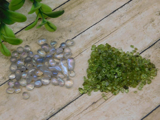 MOONSTONE AND PERIDOT GEMSTONE LOT