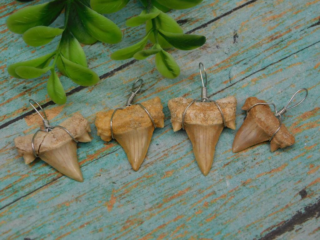 SHARK TEETH PENDANTS SET OF 4