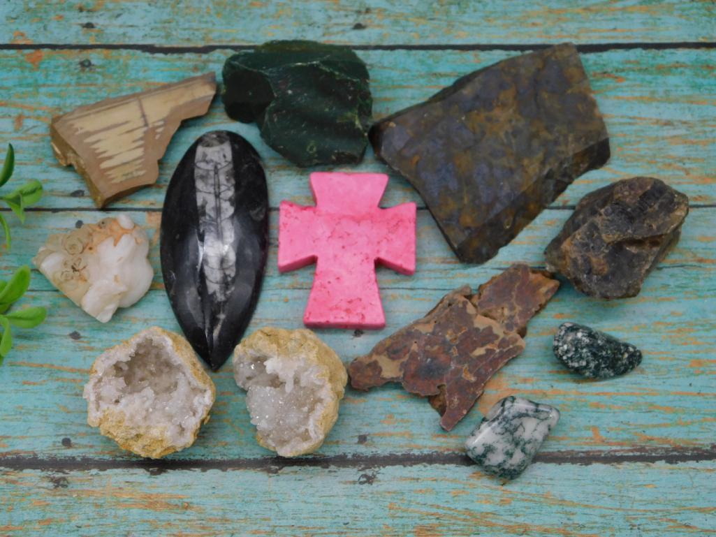 MIXED LOT ROCKS BEADS FOSSILS