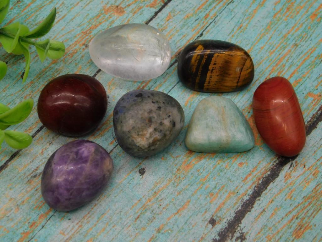 MIXED TUMBLED STONES