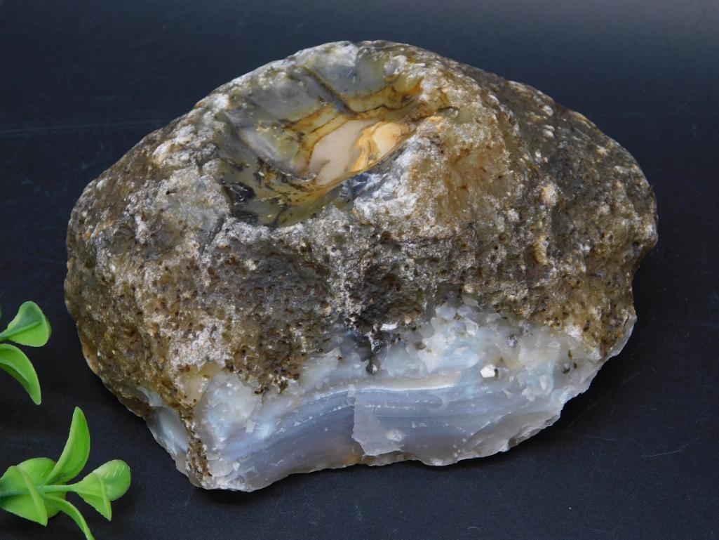 BLACK SKIN AGATE ROCK