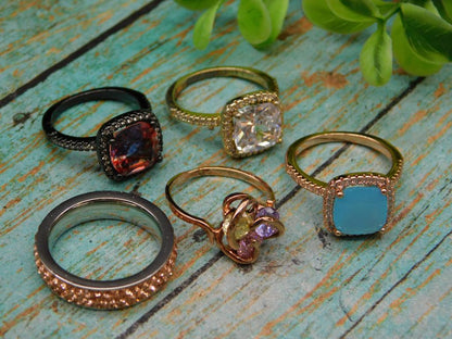 FASHION RINGS LOT OF 5