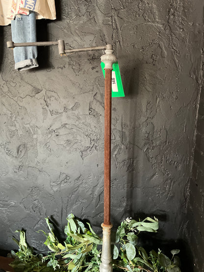 #146, Lamp post