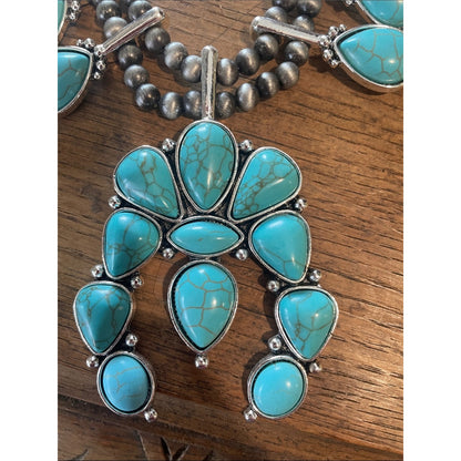 LARGE TURQUOISE STATEMENT NECKLACE