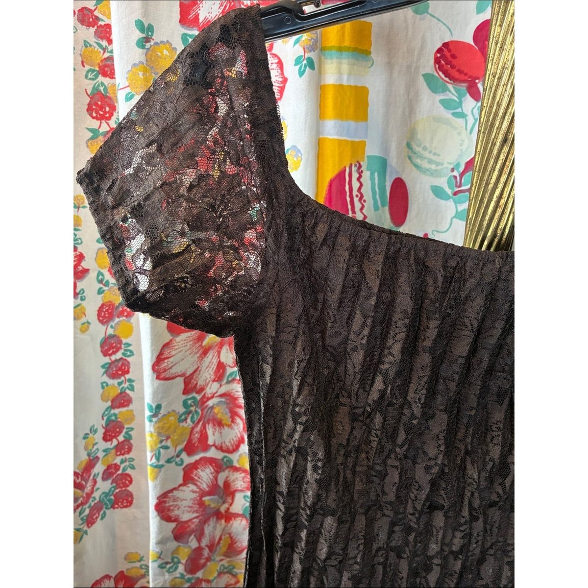 Brown Simon Chang Lace Short Sleeve Scoop Neck Dress