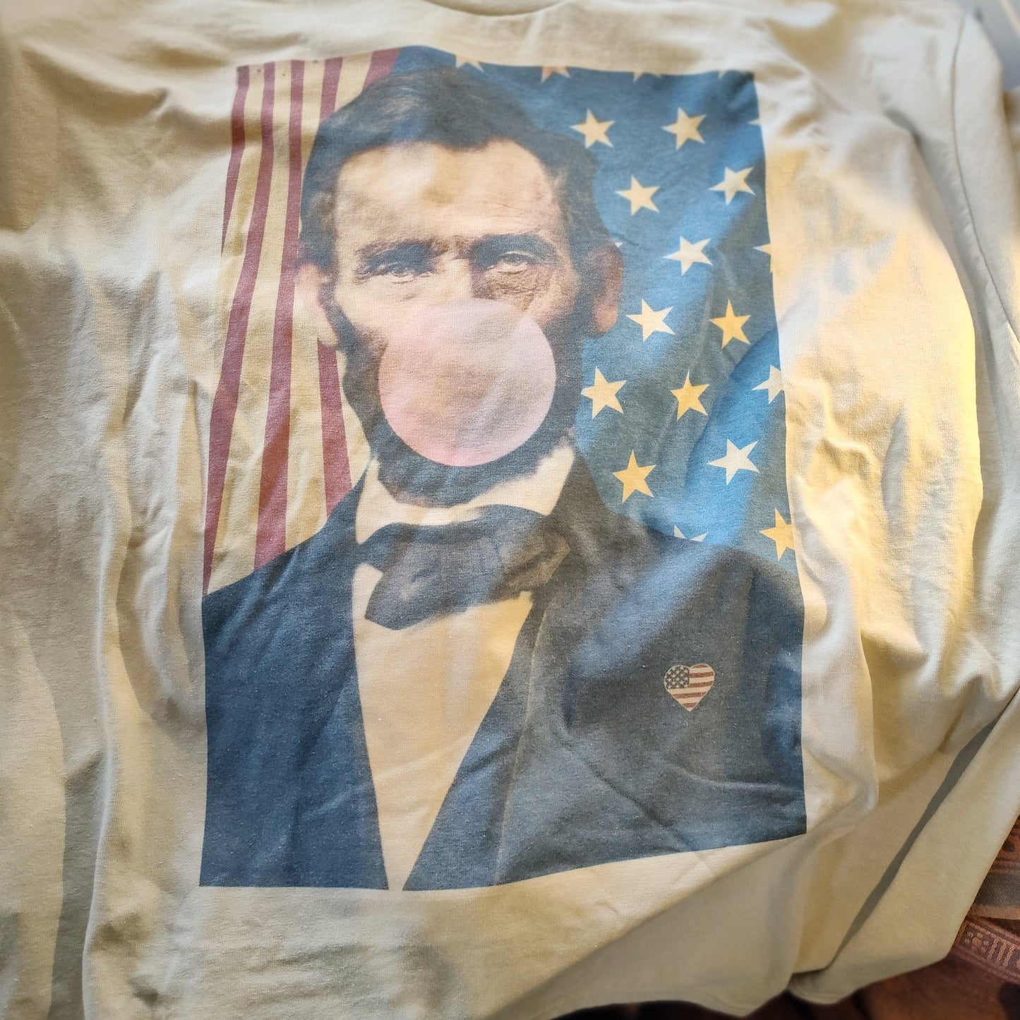 Abraham Lincoln Bubble Gum T-Shirt - Patriotic Pop Art Design