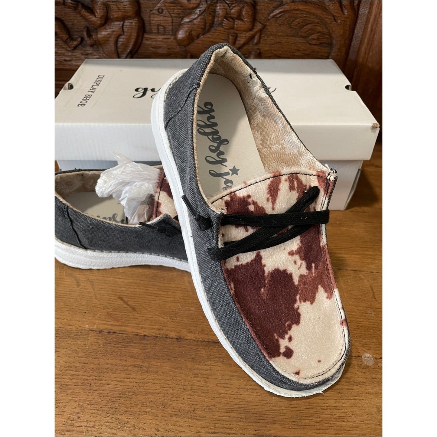 Gypsy Jazz Gray Canvas Slip-On with Brown Cowhide Print